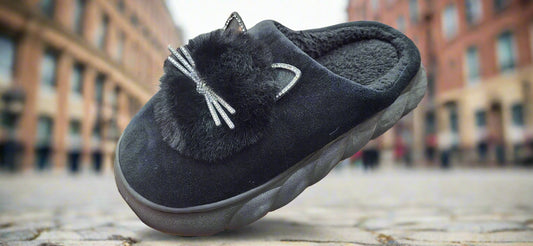 Black faux fur comfy shoe for girls