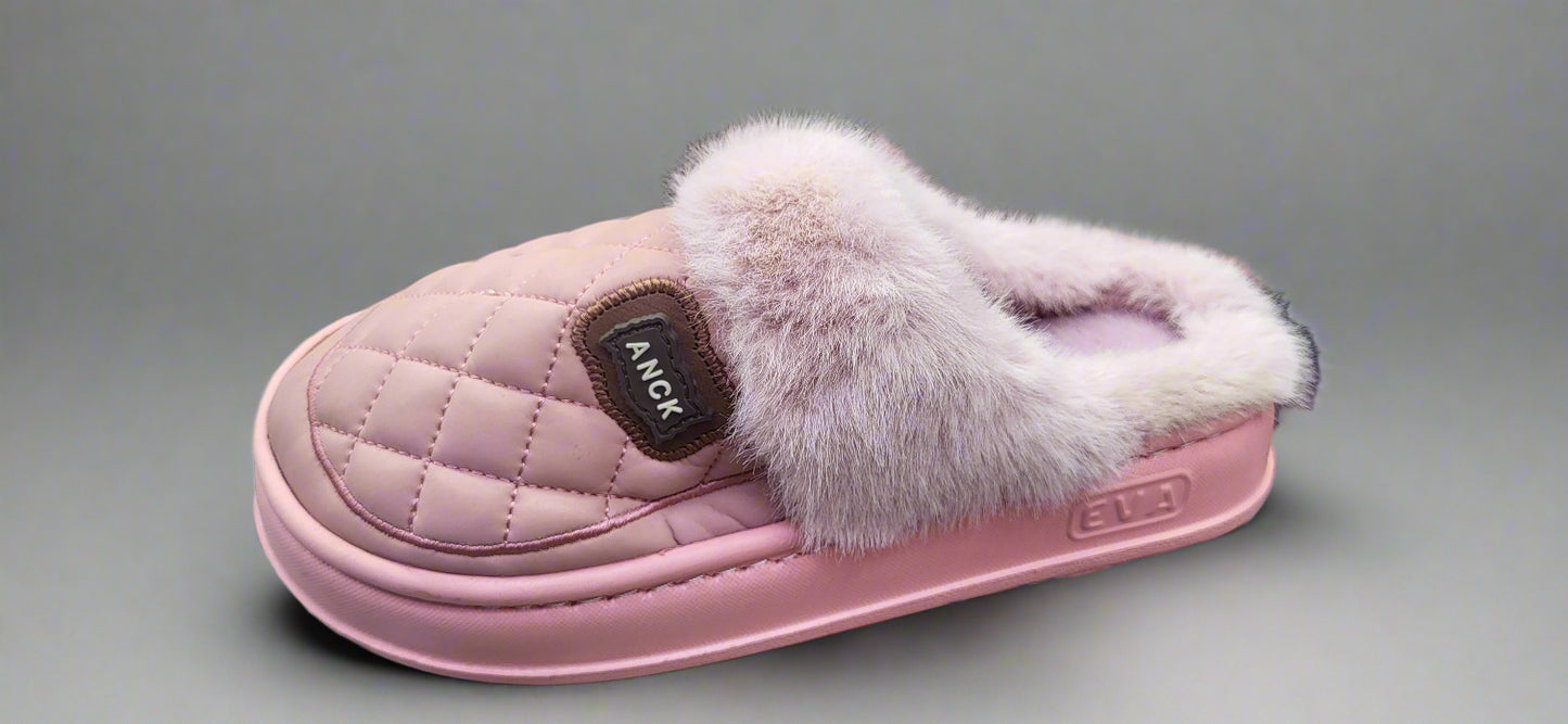 Cute faux fur coated slippers for girls